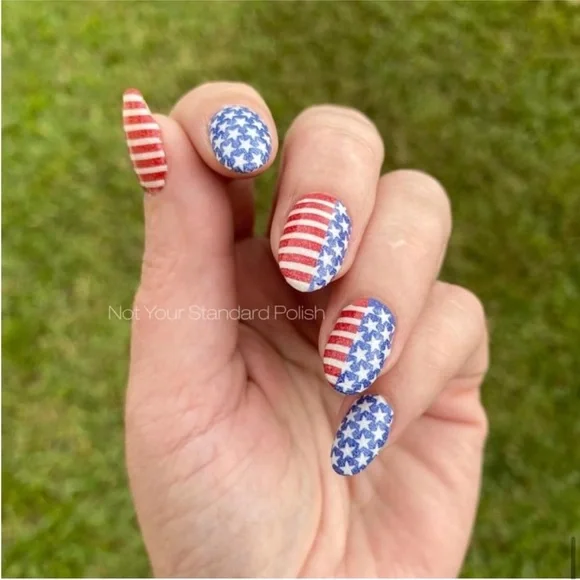 *Retired* Color Street: Red, White, and Belle | Fourth Of July Patriotic America - Picture 8 of 16